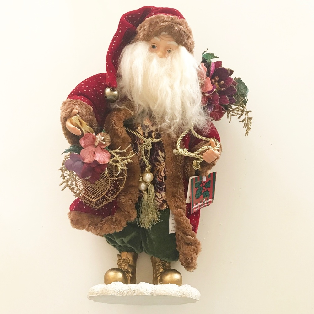 NWT Santa Claus Figurine